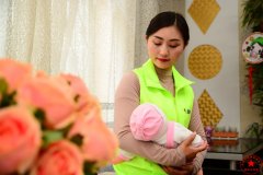 南阳月嫂泓德家政公司_宝宝揉眼是怎么了？