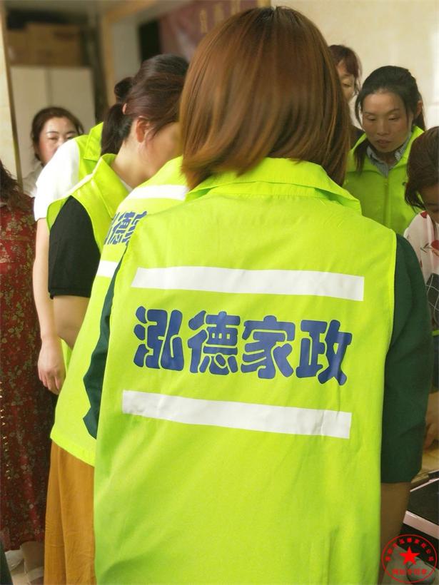 什么是母乳性腹泻？