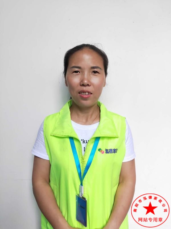 宝宝用吸管杯。新野月嫂培训哪家好？